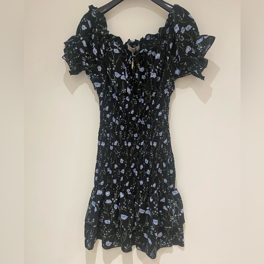 NWT Women’s Floral Shirred Dress size Small